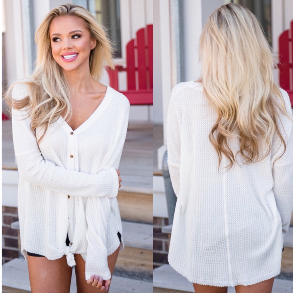 CARMEN IVORY WHITE THERMAL HENLEY BUTTON KNOT TOP - Picture 2 of 2